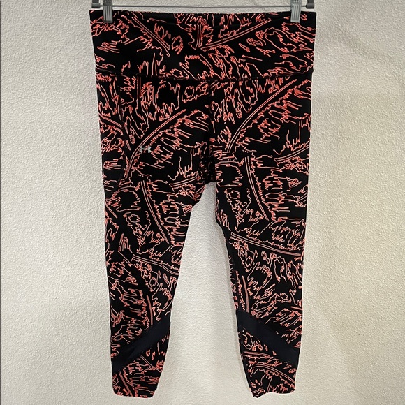Under Armour Black and Pink Patterned Leggings - Picture 1 of 2